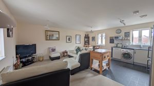 LIVINGROOM- click for photo gallery
